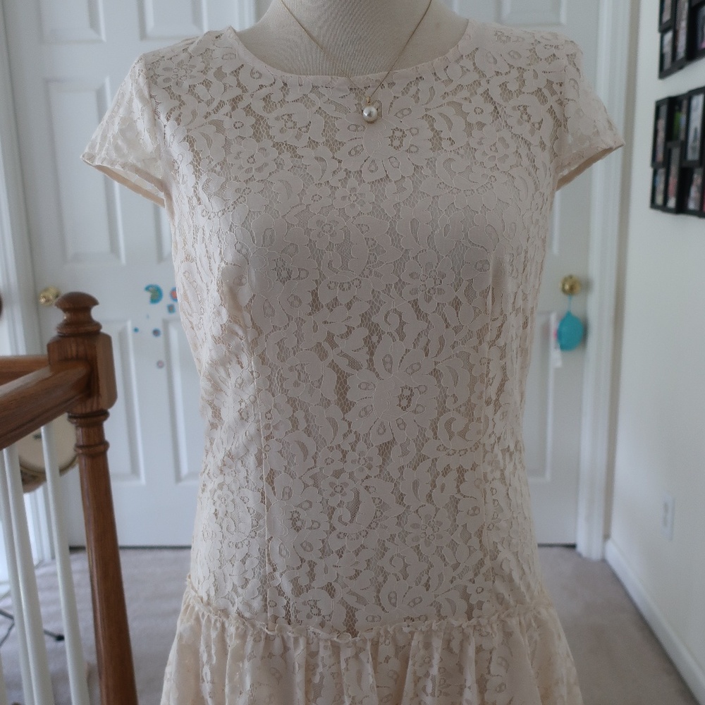 Cream lace dress, cap sleeves, Ann Taylor loft sz8